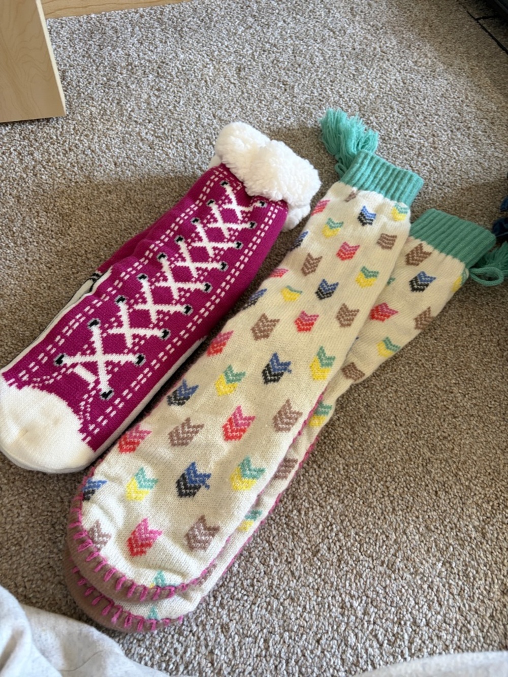 Slipper socks with grips